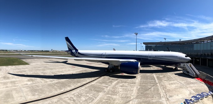 ... den ersten Kunden. Es wird eine Nationalairline aus dem Nahen Osten sein.