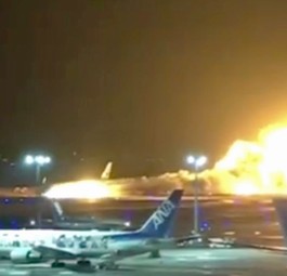Airbus A350 von Japan Airlines stößt auf Piste mit Dash 8 zusammen