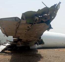 Die verunglückte Boeing 727: Brach entzwei.