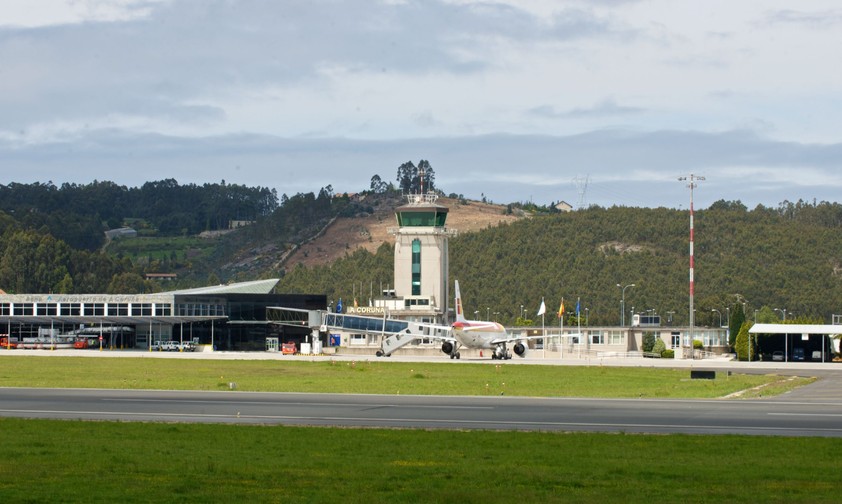 Flughafen A Coruna: Auch der Tower in der nordspansichen Stadt wird von einem privaten Anbieter besetzt.