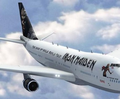Jumbo-Jet: Für die neue Welt-Tournee leasen Iron Maiden eine Boeing 747-400 (auf der Illustration zeigt die Band indes eine 747-200).