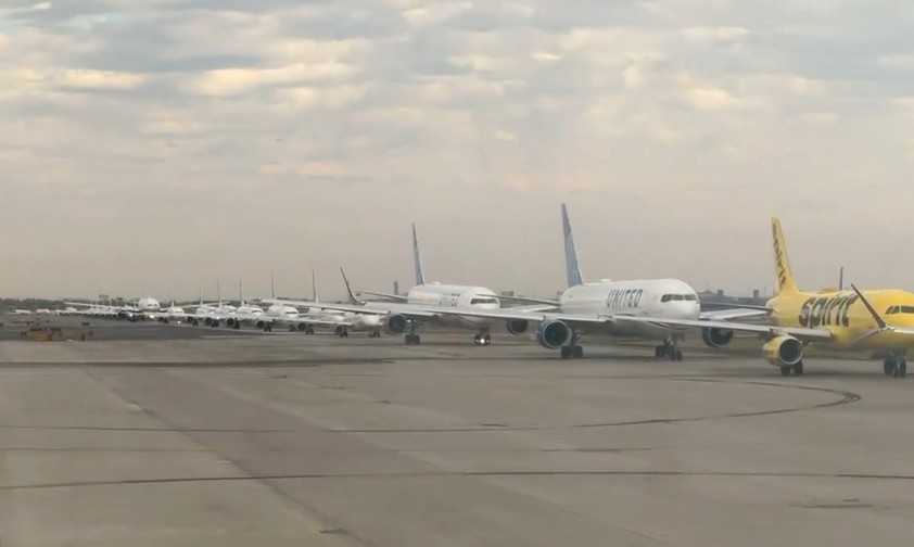 newark flugzeugschlange