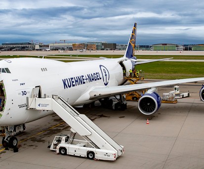 Die N862GT am Flughafen Stuttgart: Ziel sind die USA.