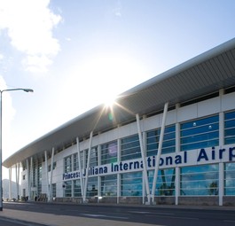 Princess Juliana International Airport: Der Sturm hat viel verwüstet.