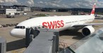 Swiss-Flieger am Gate: Bald sollen beim Einsteigen Kameras die Reisenden zählen.