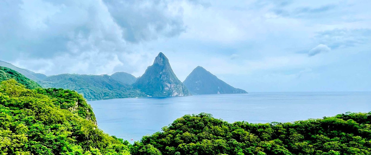 St Lucia Blick von Anse Chastenet auf Grand und Petit Piton
