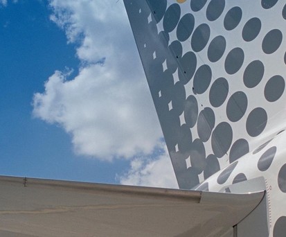 Leitwerk eines Airbus von Vueling: Ein Bild, das irgendwann verschwinden wird.