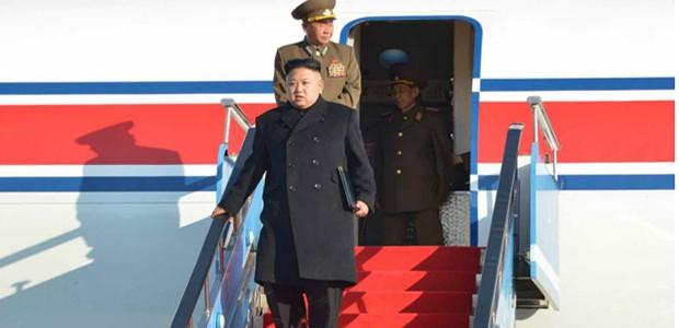 Kim Jong Un steigt aus dem Flugzeug: Ein seltenes Bild.