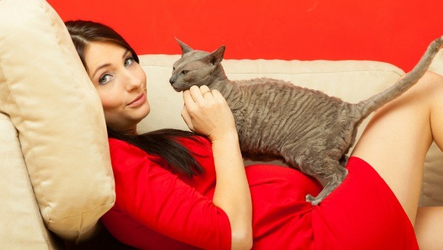 Frauen, die Gefahr laufen könnten frühzeitige Wehen zu haben, sowie solche mit vaginalen Blutungen, Herz-oder Lungenproblemen oder Sichelzellenanämie sollten vom Fliegen absehen.
