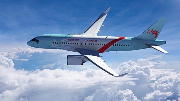 Und Zhejiang Loong Airlines aus China bekundete die Absicht 20 Bombardier C-Series CS100 zu kaufen.