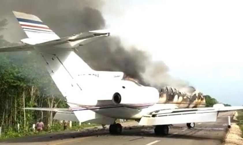 Hawker 700 von vermutlichen Drogenschmugglern: Fliehende Besatzung zündete den Jet an.