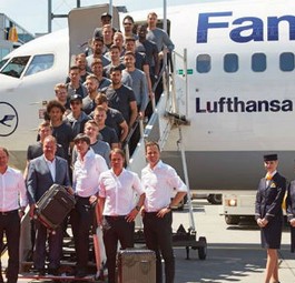 Fanhansa von Lufthansa: Bringt der Flieger der Mannschaft Glück?