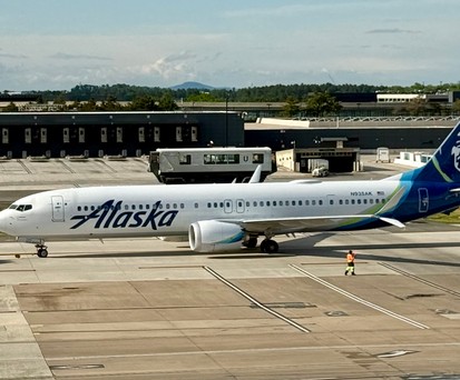 alaska airlines boeing737 max 9 n935ak