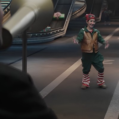 Weihnachtsspot 2025 von Aena: Elfen spielen eine zentrale Rolle.