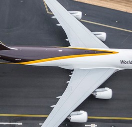 Mit UPS-Flug 5X1 beehrt das Frachtunternehmen den Flughafen Köln Bonn. Der Flug kommt aus Hongkong.