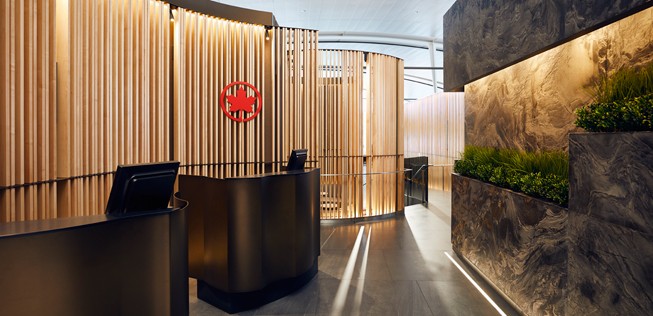 Treten Sie ein: die neue Air-Canada-Lounge im Flughafen Toronto-Pearson, entworfen vom Architekten- und Design-Büro Heekyung Duquette.