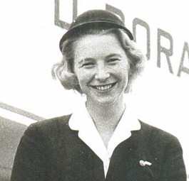 Marlis Mann 1958 vor einer Vickers Viking-