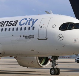 Star-Alliance-Logi neben dem Cockpitfenster: City Airlines tritt bei.