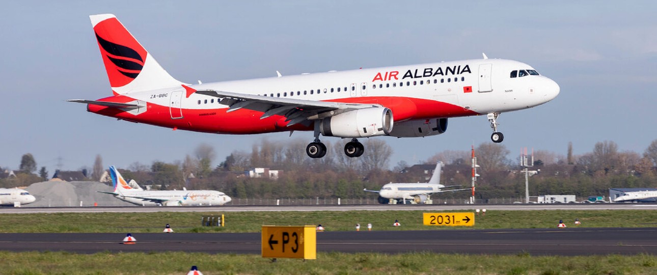 Airbus A320 von Air Albania: Gemietet von Investor Turkish Airlines.