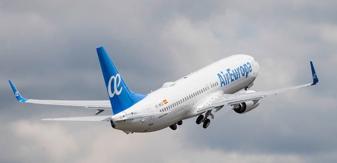 Die spanische Air Europa (hier mit einem anderen Flieger zu sehen) erhält 20 Boeing 737 Max.