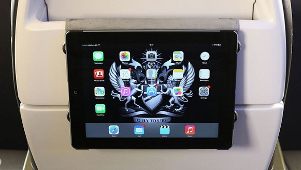 Ein iPad-Halter in der Rückenlehne des Vordersitzes soll das Filme-Schauen oder auch die Arbeit erleichtern.