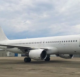 A320 von Avion Express: Neutrale Bemalung hilft, bei vielen Kunden eingesetzt werden zu können.