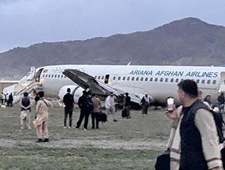 Die Boeing 737 von Ariana Afghan Airlines nach dem sie zum Stoppen kam: Keine Verletzten.