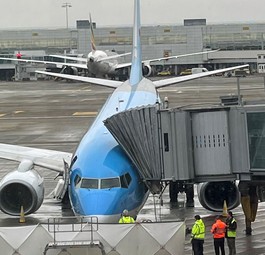 Die Boeing 737-700 von Tuifly ...