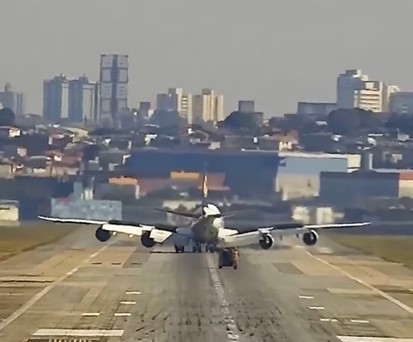 Die Boeing 747-8 nach der Landung in São Paulo: Der Loste fragte nach dem Grund für den Mayday-Ruf.