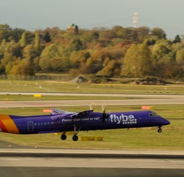 ... zuerst elf ehemalige Flybe-Flieger und dann ...