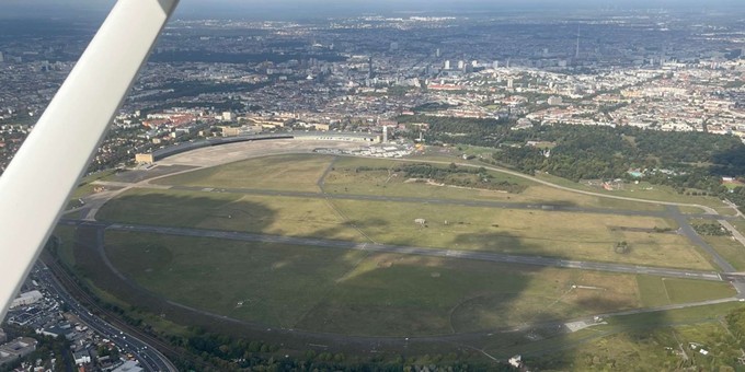 Und auch der ehemalige Flughafen Tempelhof darf nicht fehlen.