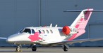 Cessna 525 Citation von Pink Sparrow: Fliegt PCR-Tests zwischen Linz sowie München und Rotterdam.