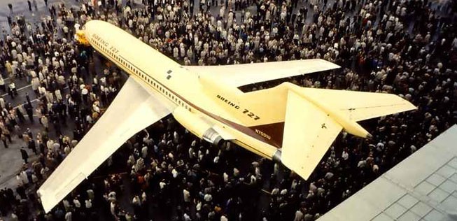 Die Boeing 727 beim Rollout: Großerfolg.