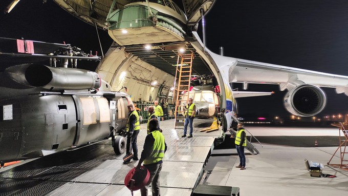 19,7 Meter lang ist einer der Hubschrauber.