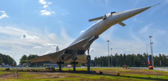 Tupolev Tu-144 als Denkmal in Zhukovsky: Das Flugzeug hob hier 1968 zum ersten Mal ab.