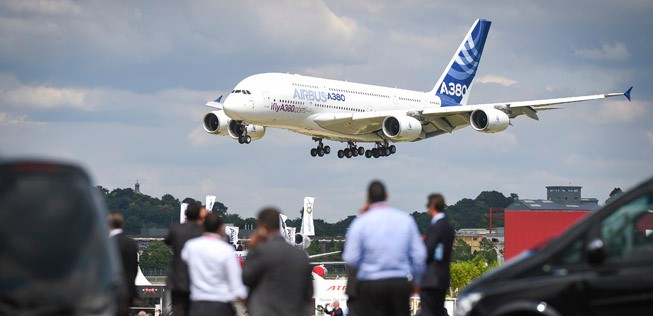 Die Leasinggesellschaft Amedeo stornierte ihre Order über 20 A380, nachdem Airbus das Ende des Superjumbos angekündigt hatte. Gefährdet ist noch die Bestellung der Zweckgesellschaft Air Accord über drei Jets.