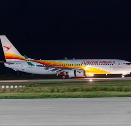 Boeing 737 von Surinam Airways: Die Airline steht weiter finanziell mit dem Rücken zur Wand.