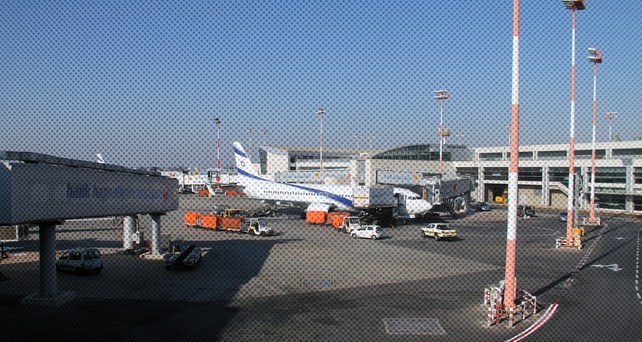 Boeing 737 von El Al am Flughafen tel aviv: Aktuell gleicht der Airport einer US-Militärbasis. 