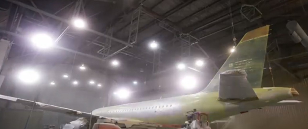 Flieger im Hangar: Vun US zu American.
