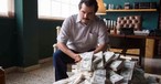 So wird Pablo Escobar in der Netflix-Serie dargestellt: Aufstieg und Fall eines Drogenbarons ohne Skrupel. Das zeigte sich besonders klar am 27. November 1989.