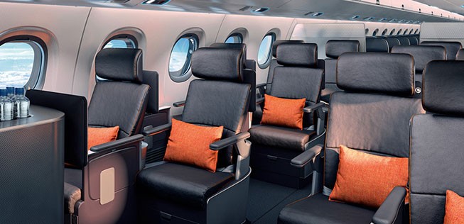 Die E2-Jets können mit zwei Klassen ausgestattet werden, einer Business und einer Economy - so wie es die meisten Fluglinien auf Kurzstrecken anbieten.