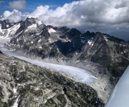 Genießen Sie die spektakulären Aussichten der aeroTELEGRAPH-Leser. Zu jedem Bild finden Sie in der Beschreibung interessante oder kuriose Fakten über das Fotografierte. Hier zu sehen: Der Rhonegletscher in der Schweiz.