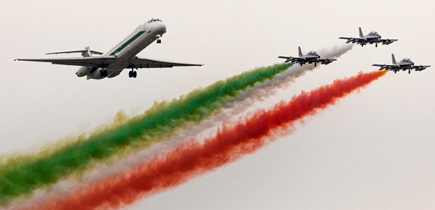 Flieger von Alitalia und Kunstflugstaffel Frecce Tricolori: Die Airline braucht Geld.