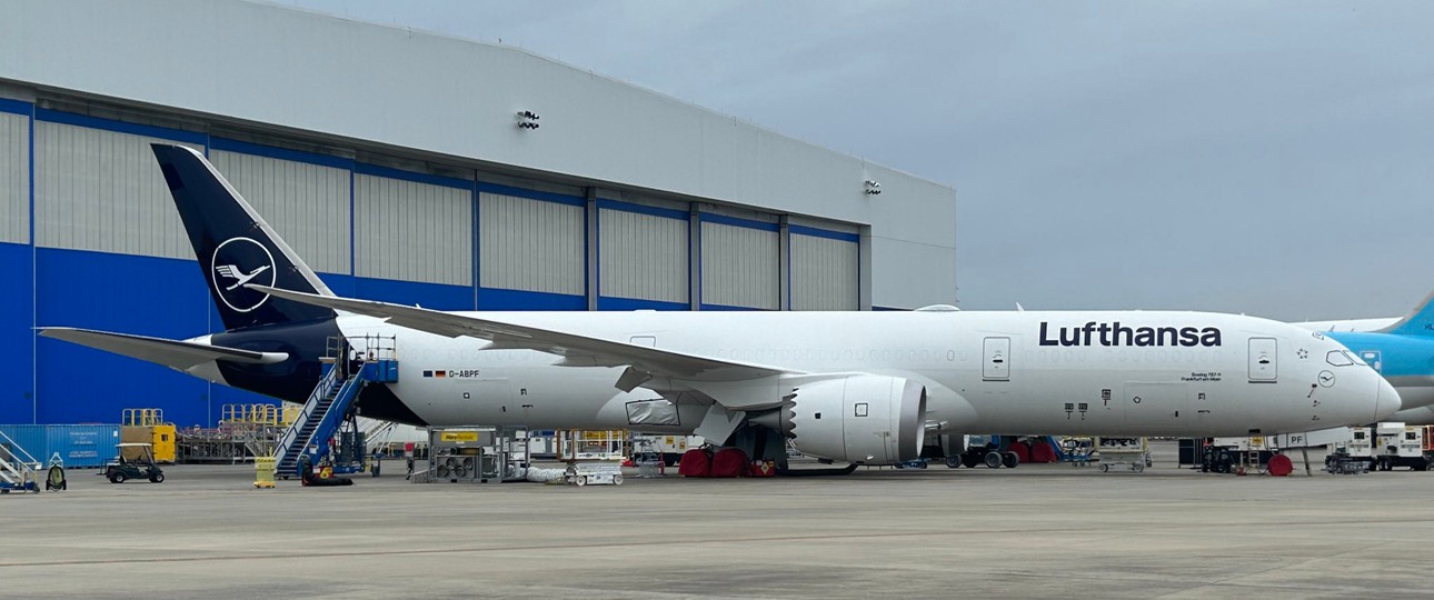 Dreamliner mit der Kennung D-ABPF bei Boeing in South Carolina: Für Lufthansa.