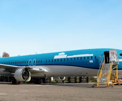 Boeing 737-800 vom KLM: Die PG-BXK wird zerlegt.