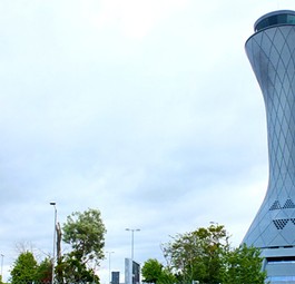 Tower am Flughafen Edinburgh: Blickt bald auf mehr Gates.