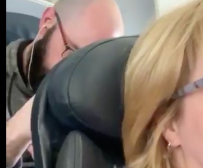 USA debattieren über Benimmregeln beim Zurücklehnen