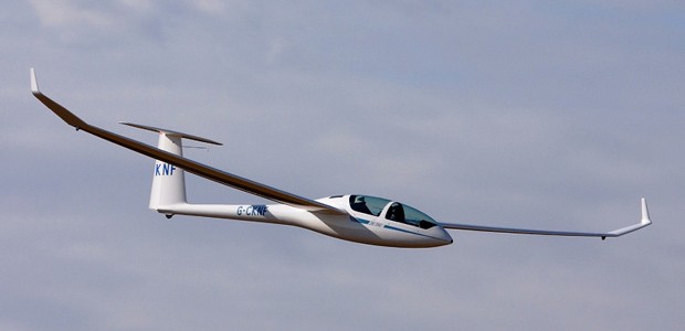 Segelflugzeug auf Kollisionskurs: Zwischen beiden Flugzeugen lagen nur etwa 100 Meter.
