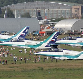 Flugplatz Ramenskoje: Bisher ist er hauptsächlich durch die Luftfahrtmesse MAKS bekannt.