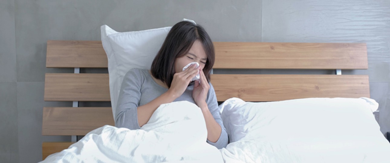 Mit Schnupfen im Bett: Fließt bei Singapore bisher in die Bewertung ein.